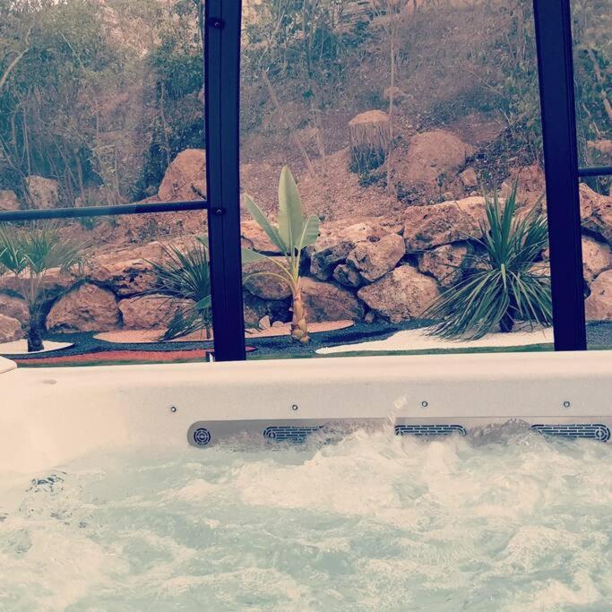 La Bonne Etoile Marseille ! Hebergement Romantique ! Jacuzzi Et Piscine Exterior foto